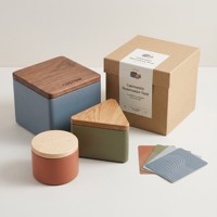 Jeu de correspondance sensoriel triangulaire en bois Montessori OEM personnalisé avec cartes de référence des textures et couleurs, pour le rangement et la stimulation géométrique