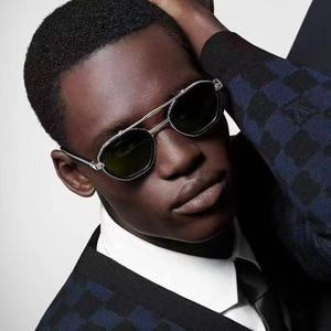 Gafas de Sol Poligonales para Hombre ZS-98336, Protección UV400, Montura de PC, Lentes Negros Clase 2, Gafas de Sol de Alta Gama - Product Image 3