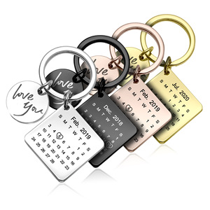 Portachiavi <span class=keywords><strong>personalizzato</strong></span> con cuore quadrato rotondo in acciaio inossidabile inciso anniversario di matrimonio data calendario <span class=keywords><strong>personalizzato</strong></span> portachiavi regali per coppie - Product Image 1