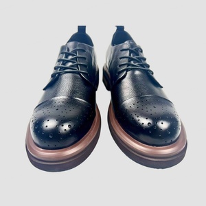 Chaussures décontractées brogues classiques britanniques en cuir pour hommes, en cuir véritable avec semelle épaisse artisanale au design vintage - Product Image 6