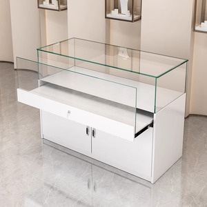 Vitrine de bijoux en <span class=keywords><strong>verre</strong></span> de qualité supérieure Modèle <span class=keywords><strong>d</strong></span>'échantillon de compteur accrocheur pour les expositions de musées et les <span class=keywords><strong>vitrines</strong></span> de magasins de <span class=keywords><strong>d</strong></span>étail - Product Image 1