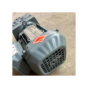 Motorreductor Helicoidal R37 DRS71S4 Original, Nuevo, 0.25kW, 4P, IE1, Montaje a Pie, Eje Paralelo, Reductor de Engranajes Industrial - Product Image 2