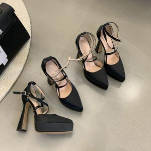 รองเท้าส้นสูงแบบแพลตฟอร์มกันน้ำสำหรับฤดูร้อน หัวแหลม แฟชั่น สายรัดข้อเท้า ปิดหัวเท้า เหมาะสำหรับฤดูหนาว - Product Image 1