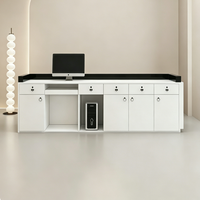Comptoir de réception vertical personnalisé de luxe léger avec panneau cannelé pour bureau, hôtel, salon de beauté