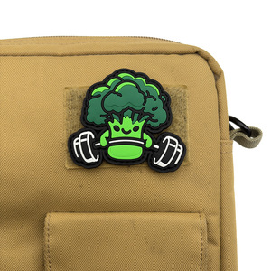 Distintivo <span class=keywords><strong>Morale</strong></span> Personalizzato in PVC Morbido con Gancio e Anello, a tema Fitness Creativo, a forma di Broccoli, Luminoso al Buio - Product Image 2