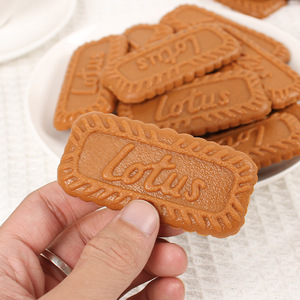 Biscuits belges au caramel simulés, snacks simulés, modèles alimentaires, décorations de gâteaux, ornements, pinces à cheveux DIY, accessoires - Product Image 3