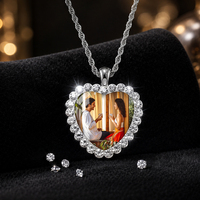 Collier en métal personnalisable en forme de cœur pour les couples, pour prendre des photos de groupe et préserver l'amour l'un pour l'autre comme bijoux commémoratifs