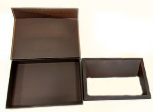 Boîte à <span class=keywords><strong>chocolat</strong></span> de luxe faite à la main sur mesure, avec compartiments rigides, forme triangulaire et carrée, fermeture magnétique, gaufrage à la feuille d'or, revêtement UV - Product Image 2