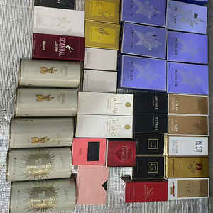 Inventaire américain de parfums de marques de luxe, longue tenue, avec reçus, et fragrances - Product Image 1