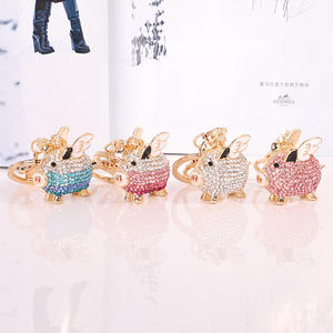 سلسلة مفاتيح عصرية مصنوعة من المعدن والمعدن على شكل حيوانات ومرشحات على شكل خنازير طائرة مرصعة ببلورات كريستالية من حجر الراين - Product Image 2