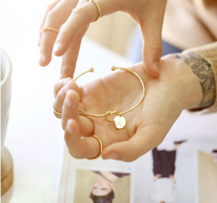 Op maat gemaakte Valentijnsdag DIY bruidsmeisjes armbanden van verguld roestvrij staal met 26 letters, knoop en hartvormige initialen voor vrouwen