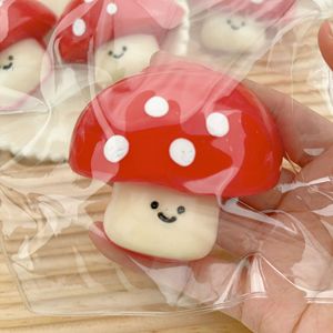 CHENXI Nouveau Design Jouet Anti-Stress Champignon 8cm Forme Créative Sensoriel à Rebond Lent 50g pour Enfants de 8 ans et plus - Product Image 4