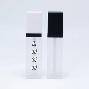 Vente en gros de tubes en verre pour gloss à lèvres, emballage cosmétique pour rouge à lèvres, tube carré givré de 3 ml avec couvercle noir - Product Image 1
