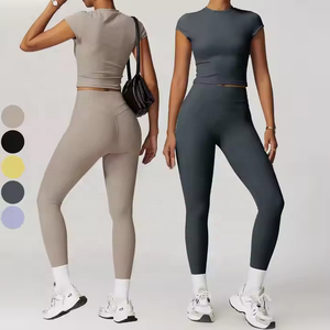 Vente en gros Ensemble de vêtements de sport pour femmes à séchage rapide et à taille élastique Ensemble de 2 pièces de vêtements de fitness personnalisés avec logo Respirant Stretch dans les quatre sens - Product Image 1