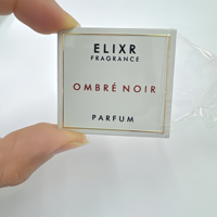 Étiquettes métalliques en aluminium gravées sur mesure, adaptées aux bouteilles, aux emballages de parfums, aux boîtes et à l'identification de la marque.