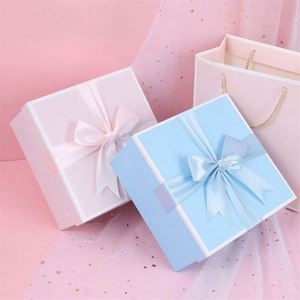 Boîte cadeau personnalisée en carton blanc élégante avec nœud en verre pour la Fête des Enseignants, Mariages, Anniversaires, Événements professionnels, Cadeaux pour fans et autres occasions - Product Image 2