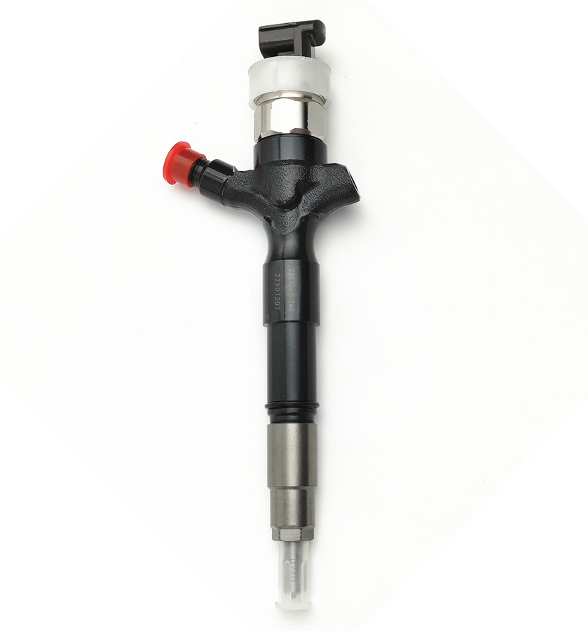 High Performance Diesel Injector 095000-7380 Common Rail Fuel Injetor 23670-30240 for ISUZU