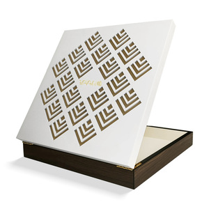 Vente directe d'usine, boîte de haute qualité avec gravure personnalisée, logo vert personnalisé, dates alimentaires, doublure en velours, finition mate - Product Image 1