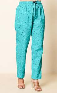 ชุดนอนผู้หญิงแบบเรียบง่าย สวมใส่สบายทุกวัน ชุดนอนผู้หญิงสำหรับใส่ที่บ้าน ผ้าเนื้อนุ่ม สไตล์ลำลอง ราคาดีที่สุดจากผู้ผลิต - Product Image 3