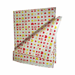 White Cartoon Red Heart Nonwoven Bag 70Gsm Screen Printed Bedding Storage Bag - Product Image 1