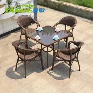 Patio mây đồ nội thất thiết lập ngoài trời ghế nhựa/mây Ghế ăn/Bàn ăn và ghế Bộ đồ nội thất sân vườn