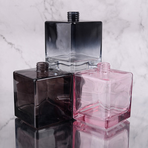 Bouteille d'aromathérapie carrée personnalisée, sans flamme, parfumée, décoration d'intérieur, durée de 60 à 90 jours - Product Image 1