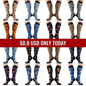 Calze a Compressione con Logo Personalizzato e Stampe di <span class=keywords><strong>Animali</strong></span> per Infermieri, Calze Divertenti con Motivi di Zampe di Cani, Gatti e Leopardo - Product Image 1