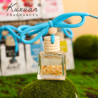 Pendentif d'aromathérapie de 8ml, soigneusement orné de pierres naturelles. Le parfum longue durée persiste