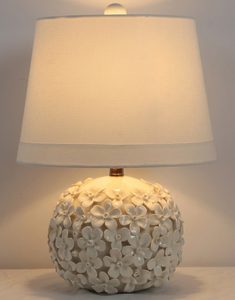 White Ceramic Table Lamp Flower Shaped Table Lamp Plug in Modern Led Table Lamp Shade Table Lamp for Bedroom Hotel - Product Image 3