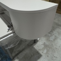 Meuble TV mural Japandi incurvé beige clair avec éclairage LED, console multimédia, unité de divertissement, décoration intérieure, directement de l'usine