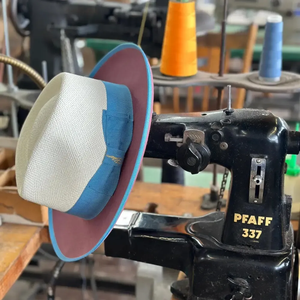 Chapeau Panama blanc unisexe avec bande de ruban bleu, chapeau Fedora en paille, accessoire d'été pour la plage - Product Image 5