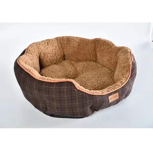 Nueva y elegante cama para perros Petstar, cama antideslizante de felpa suave a cuadros para mascotas