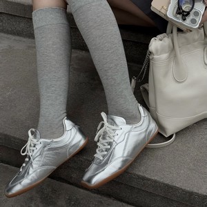 Zapatillas de Ballet Plateadas de Alta Calidad para Mujer, Ligeras, con Correa de Cuero Genuino, Zapatos de Entrenamiento Retro Casuales, Disponibles al por Mayor - Product Image 6