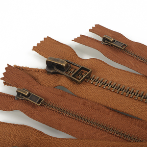 Accessoires de fermeture éclair de haute qualité, fermeture éclair métallique à glissière ouverte de <span class=keywords><strong>60</strong></span> <span class=keywords><strong>cm</strong></span> avec verrouillage automatique pour vêtements - Product Image 5
