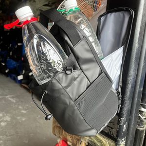 Bolsa Magnética para Botella de Agua, Capacidad de 5 kg, Bolsa Cruzada Deportiva Resistente para Exteriores con Compartimento Interior - Product Image 2