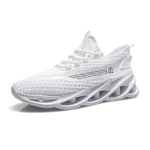 Zapatillas deportivas de moda para hombre con cordones, transpirables, de malla de tejido abierto, informales, de caña alta, con amortiguación y malla sencilla. - Product Image 1