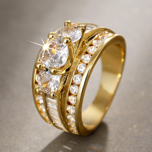Anello Geometrico a Tre File con Quattro Punte per Donne, Gioiello Elegante e di Lusso alla Moda - Product Image 3