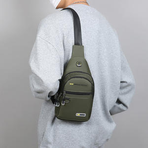 Sac de poitrine tendance pour hommes, sac à bandoulière portable en nylon imperméable pour les voyages en plein air, le cyclisme et l'usage quotidien - Product Image 2