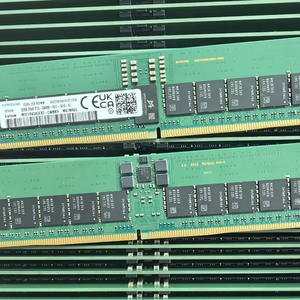 Memoria de Servidor M321R4GA3EB2-CWM, 32GB 2RX8 PC5-5600B ECC RDIMM - Product Image 1