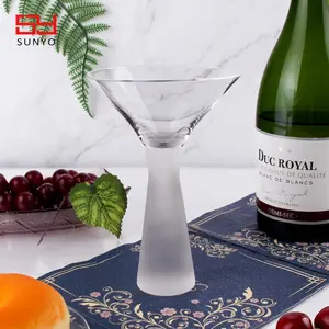 Baru Efek Buram Batang Tebal Bentuk Unik Kreatif Berwarna 6Oz Gelas Koktail Martini