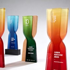 Trofeo de Cristal y Madera con Diseño Personalizado, Logotipo Creativo, Tecnología Elegante, para Reuniones Anuales, Premio a Empleados Destacados y Equipos - Product Image 4