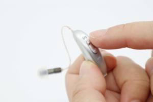 เครื่องช่วยฟังพกพาแบบชาร์จไฟได้สำหรับคนหูหนวกมี4ช่องรายการราคา - Product Image 4