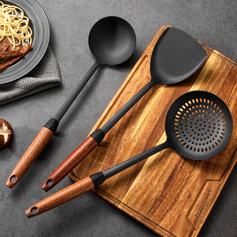 Celebrous Fine Iron Kitchenware Utensils Wooden Handle Non-Stick Wok Shovel Soup Spoon Colander Long Handle Pan Hook Metal