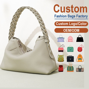 Sac bandoulière personnalisable en cuir véritable pleine fleur texturé litchi avec chaînes et poignée tressée, fermeture éclair, idéal pour l'hiver, le travail et les voyages - Product Image 1