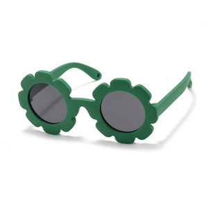 Vendita calda Logo personalizzato pieghevole flessibile TPEE polarizzati bambino <span class=keywords><strong>occhiali</strong></span> <span class=keywords><strong>da</strong></span> <span class=keywords><strong>sole</strong></span> con lenti Tac con disegno floreale - Product Image 5