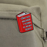 Épinglette en émail en forme de livre rouge avec slogan espagnol, badge décoratif en métal pour sac à dos, veste, sac, accessoire de mode latine, ornement