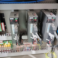 Machine de perçage et de fraisage CNC automatique de petite taille WEIKE, directement de l'usine pour le traitement des profilés de fenêtres et de portes en aluminium