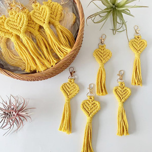 <span class=keywords><strong>Porte</strong></span>-clés en macramé fait main avec pompon en forme de cœur, style vintage bohème pastoral, en alliage tressé, avec joli breloque cœur, ornement bohème pour sac à main - Product Image 3
