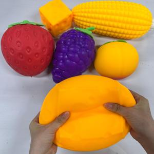 0728 Juguetes Sensoriales de Frutas Aromáticas de Textura Lenta, Material PU, Bolas Antiestrés Blandas y Aprietables, Alivio Táctil Relajante - Product Image 4