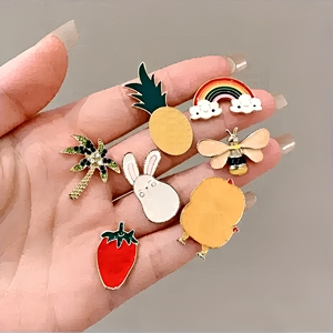 Pins de solapa personalizados de metal chapado en oro con esmalte, troquelados e impresos, con diseño de anime divertido y lindo, con tarjeta de soporte, al por mayor - Product Image 5